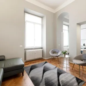 https://milan-royal-suites-centro.it-lombardy.com
