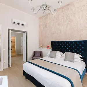 Rhea Silvia Luxury Navona Konukevi