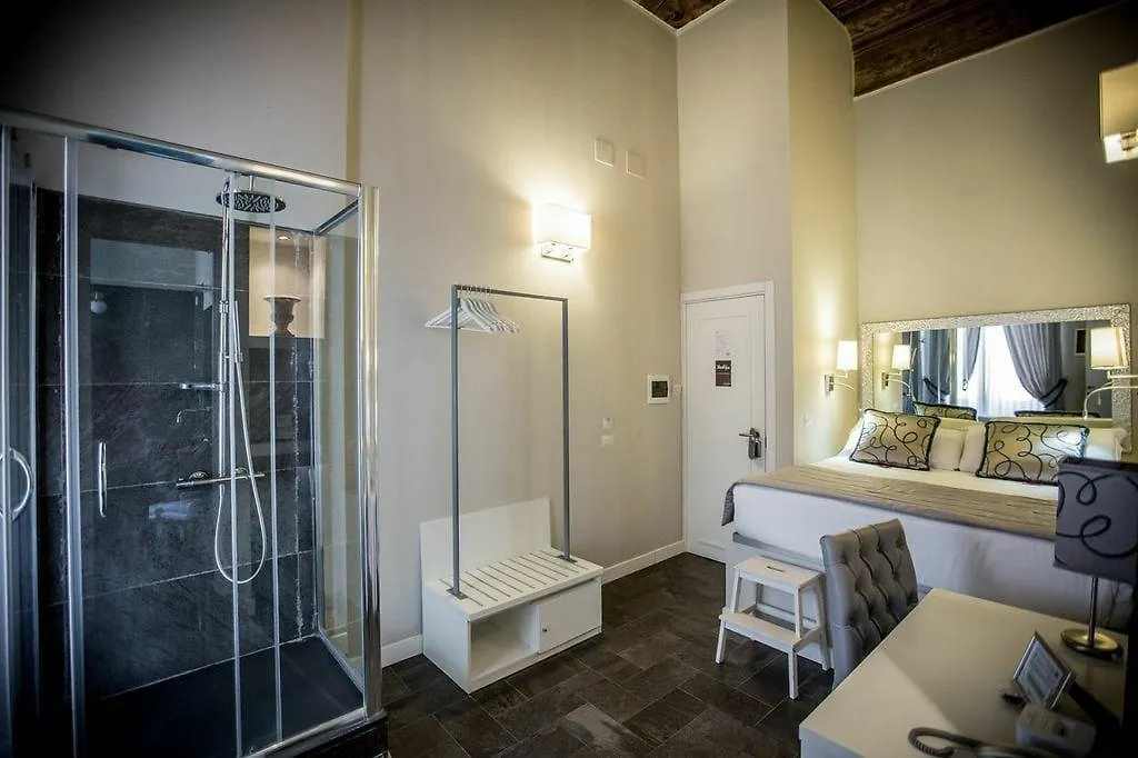 Chic & Town Luxury Rooms Rom Bed & Breakfast