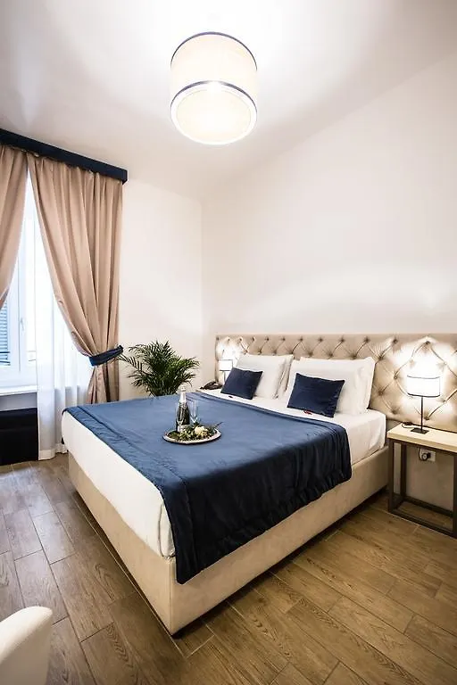 Chic & Town Luxury Rooms Rom 2*,  Italien